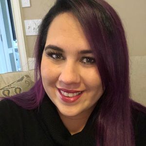 Meet your Posher, Adelee